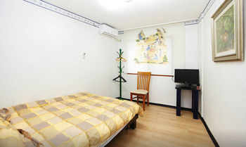 Hotel Cozyplace In Itaewon Seoul